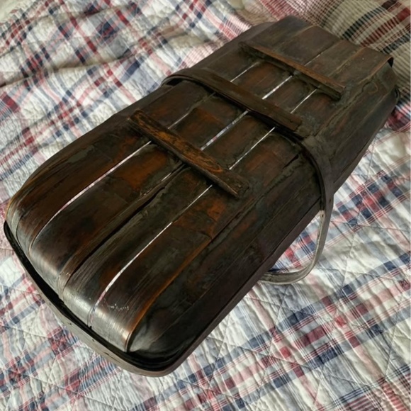 Beautiful elongated woven basket 24" L - Picture 3 of 4